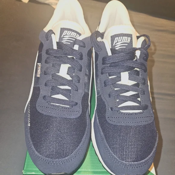 Puma - Picture 1 of 8